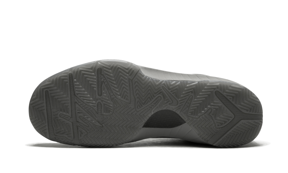 Zoom Kobe 4 FTB "Fade to Black" 869450 005