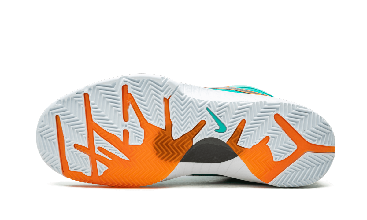 Kobe 4 Protro UNDFTD "Undefeated - DeMar DeRozan" CQ3869 300